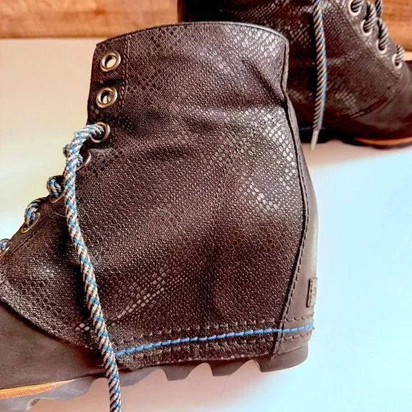 Sorel 1964 Premium Waterproof Snake Print Black Laced Wedge Boots - Picture 9 of 12